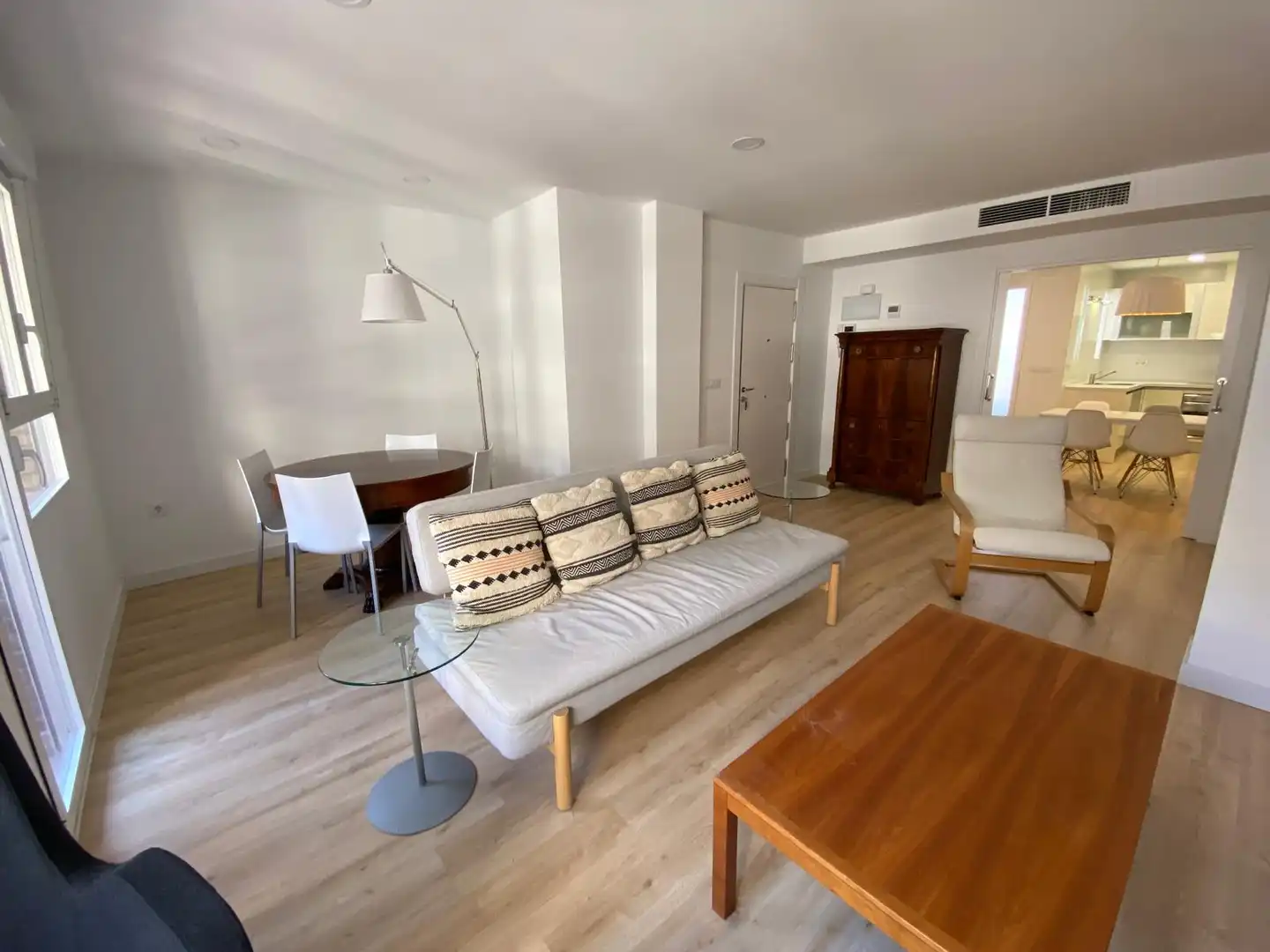 Living room of Flat for rent in Albacete  with Air Conditioner, Heating and Parquet flooring