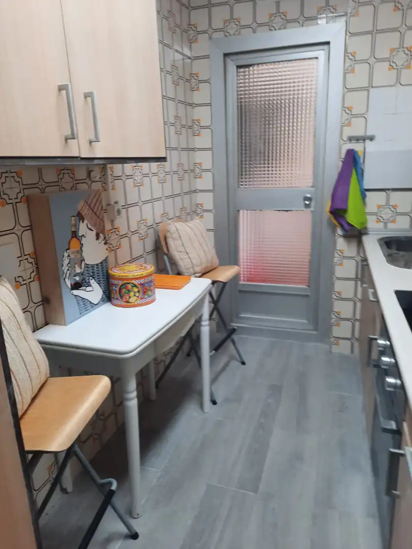 Cocina de Piso de alquiler en Zaragoza con Calefacción, Amueblado y Horno