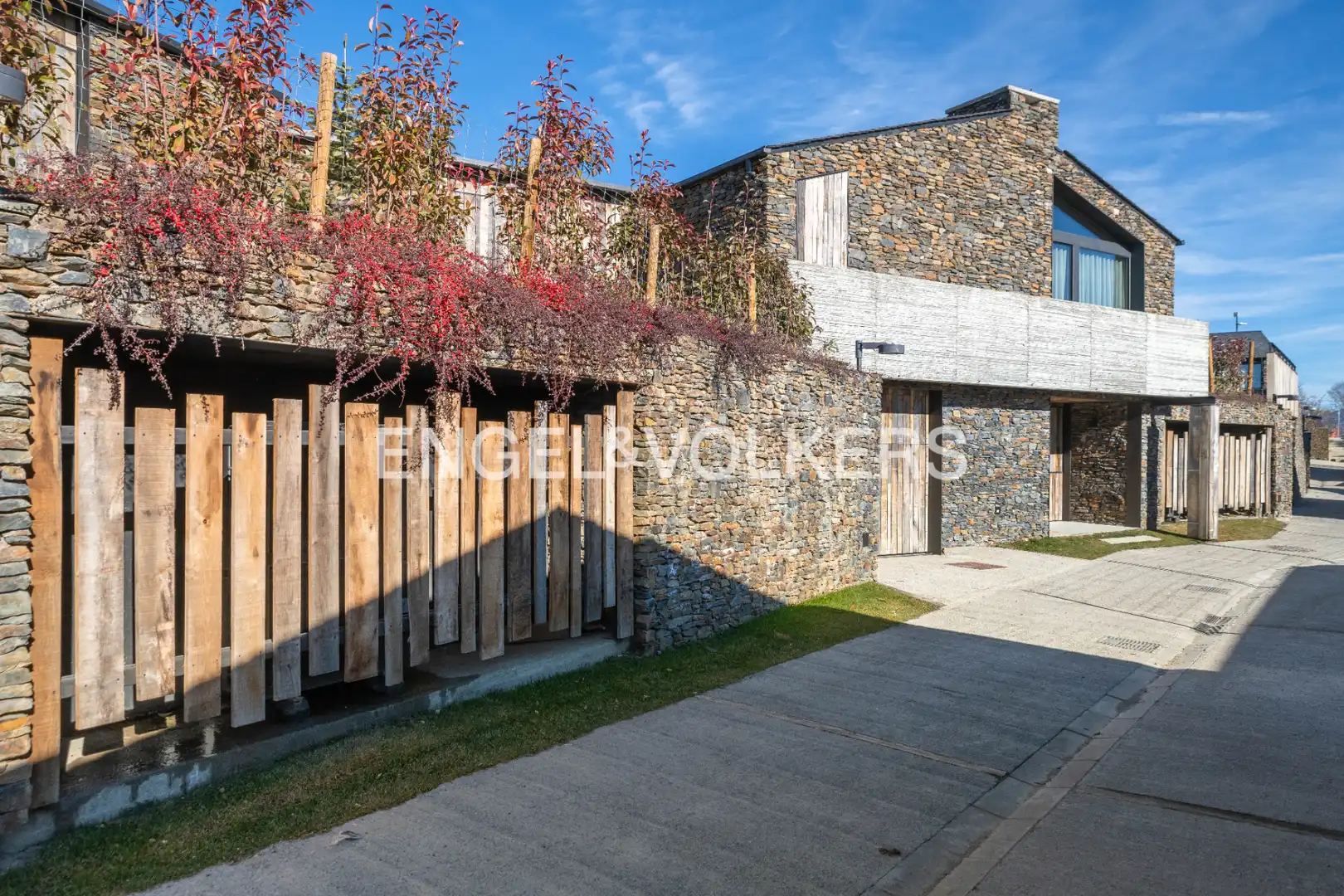 Exterior view of Houses for sale in Ger  with Heating, Private garden and Parquet flooring