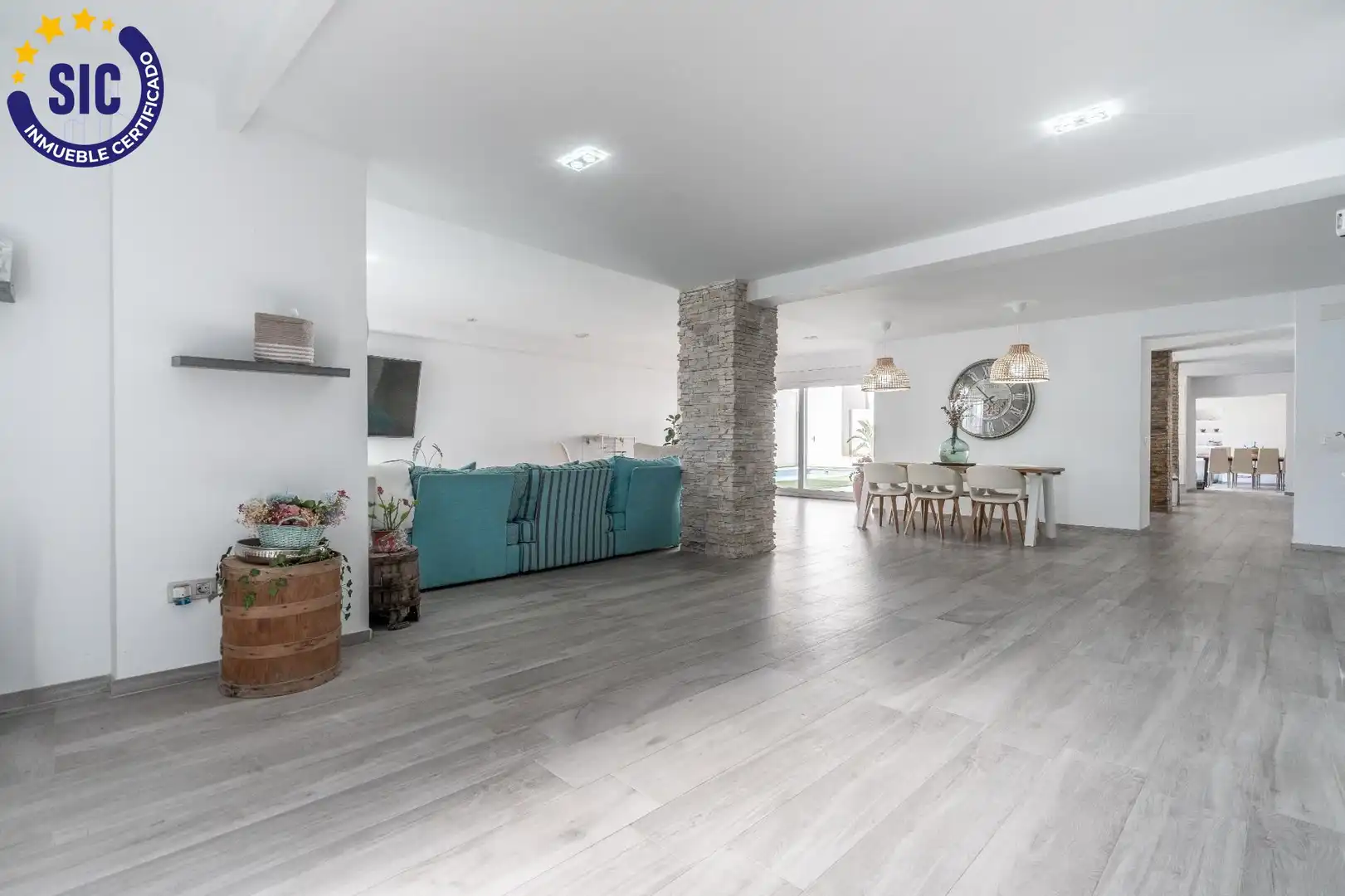 Haus oder Chalet zum Verkauf in Valencia mit Privatgarten, Terrasse und Schwimmbad