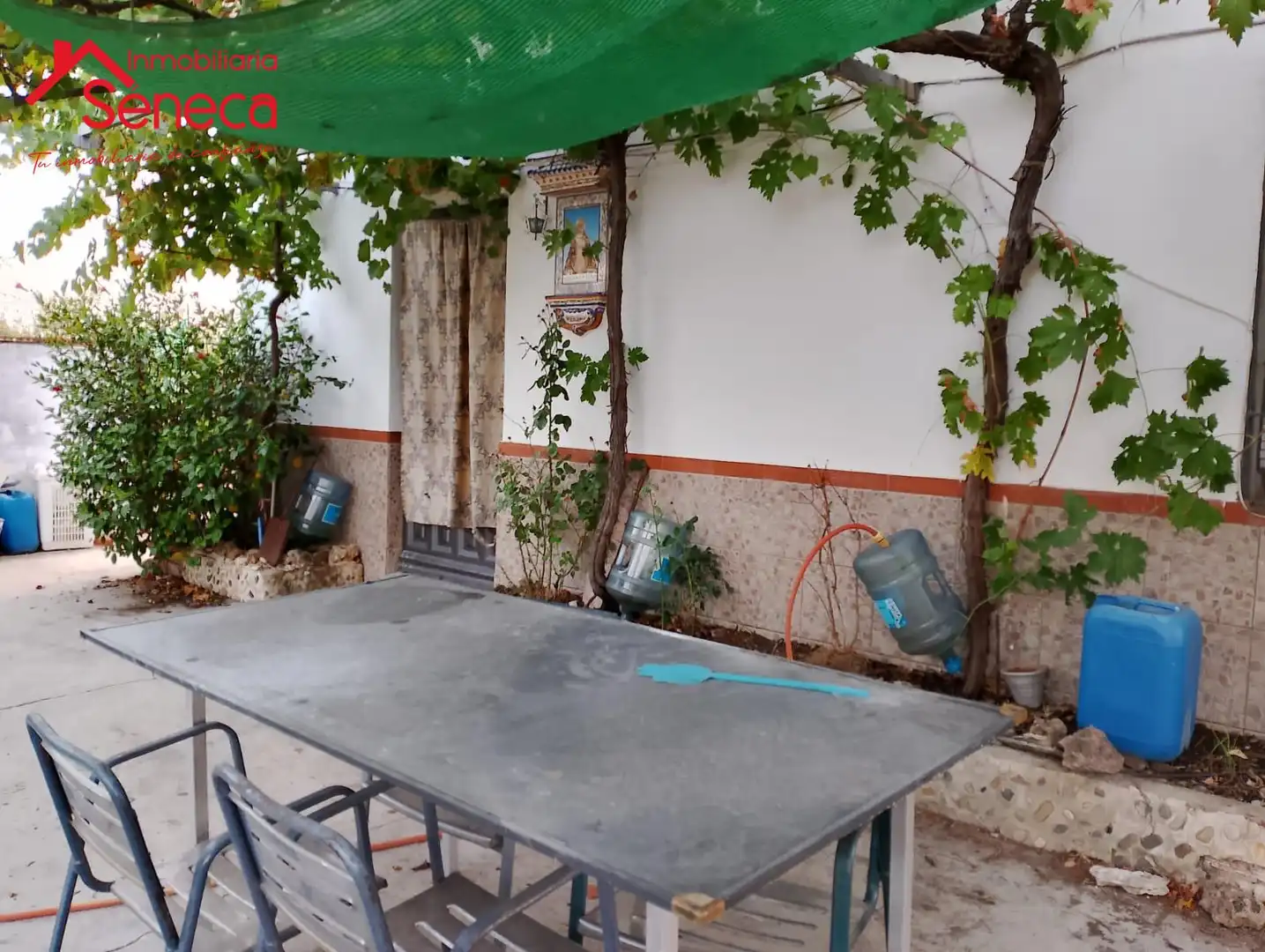 Garden of Houses for sale in Montoro  with Air Conditioner and Furnished