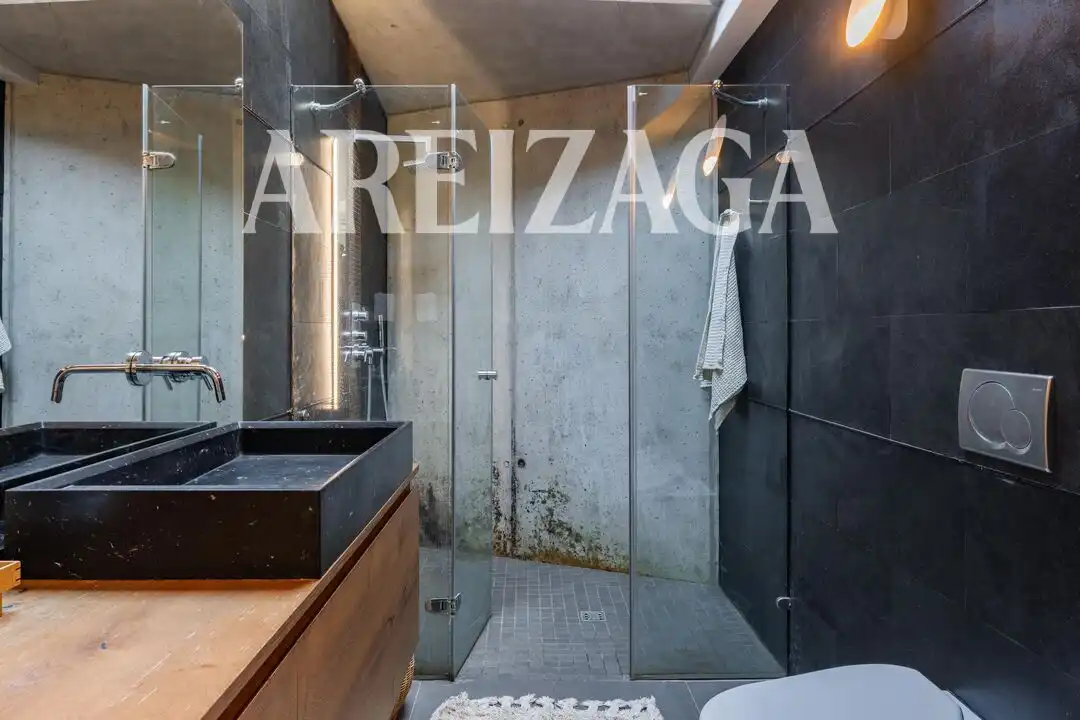 Baño de Casa o chalet en venta en Donostia - San Sebastián  con Aire acondicionado, Calefacción y Jardín privado