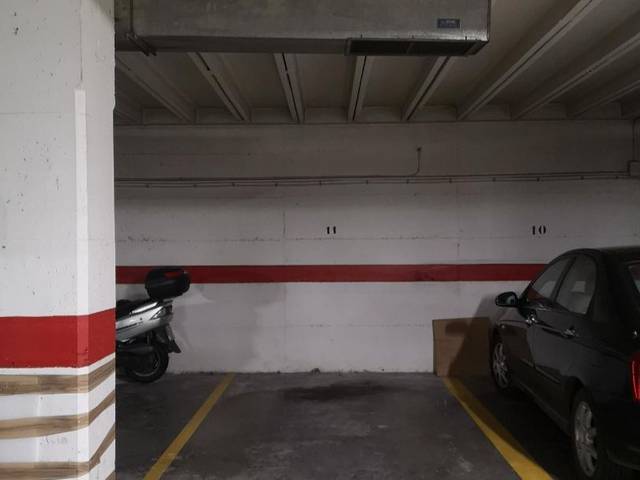 Garaje en Alquiler en Calle Gonzalo de Berceo, 50 en Juan XXIII - Las Torres - G2