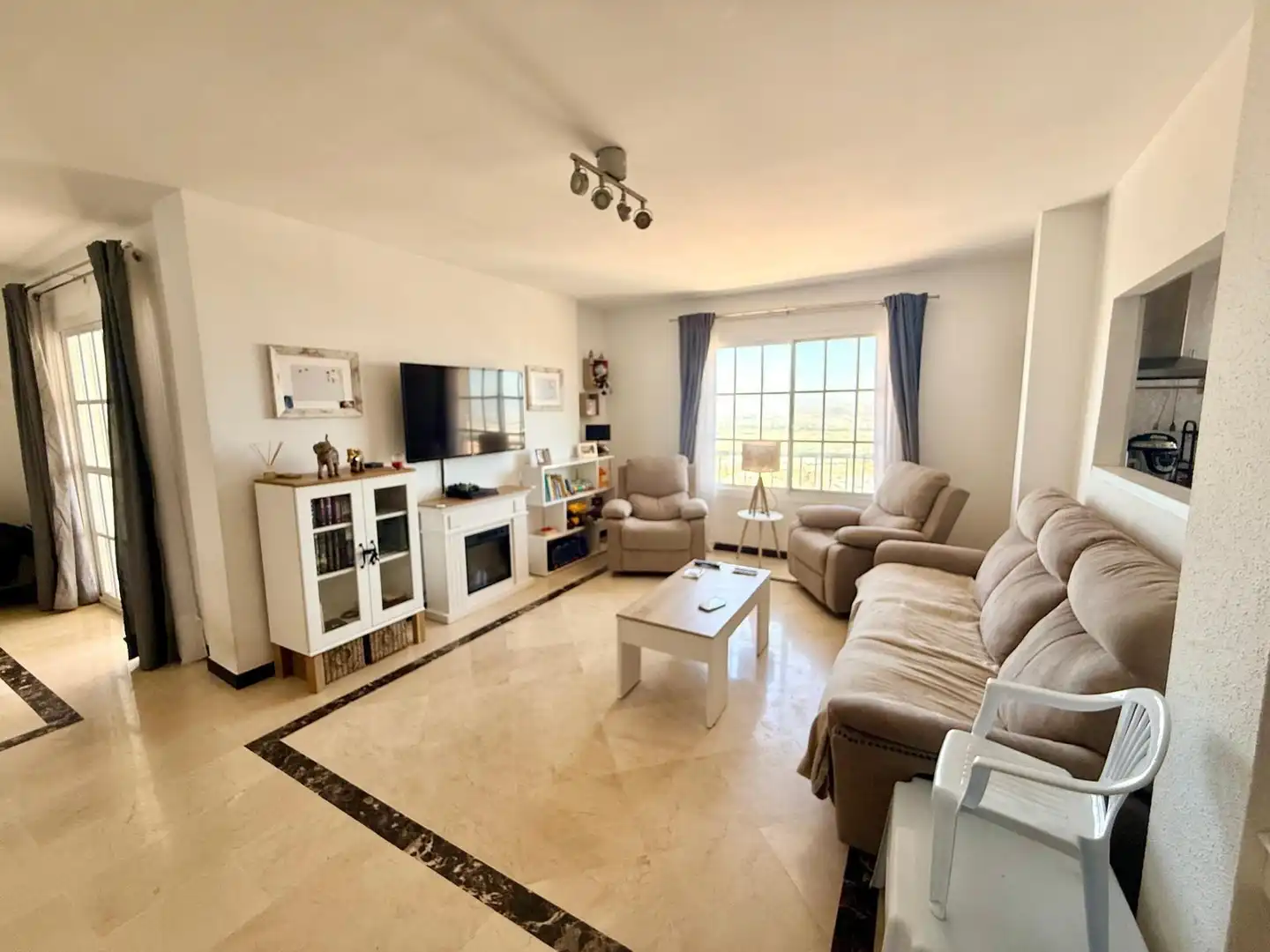 Casa aparellada amb jardí en venda a Calle QUITAPENAS, imagen 8