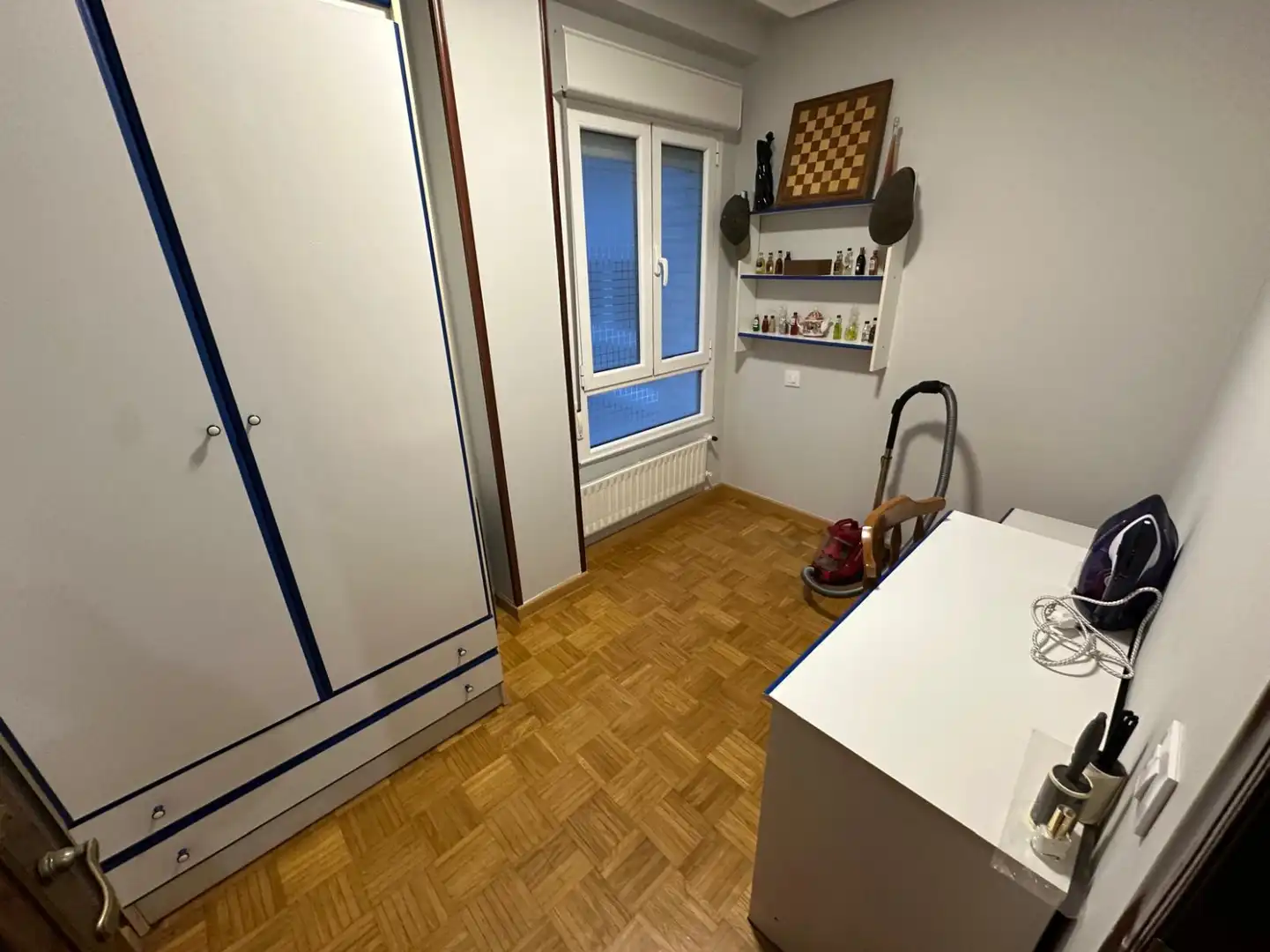 Cuina de Pis en venda en Oviedo  amb Calefacció, Parquet i Traster