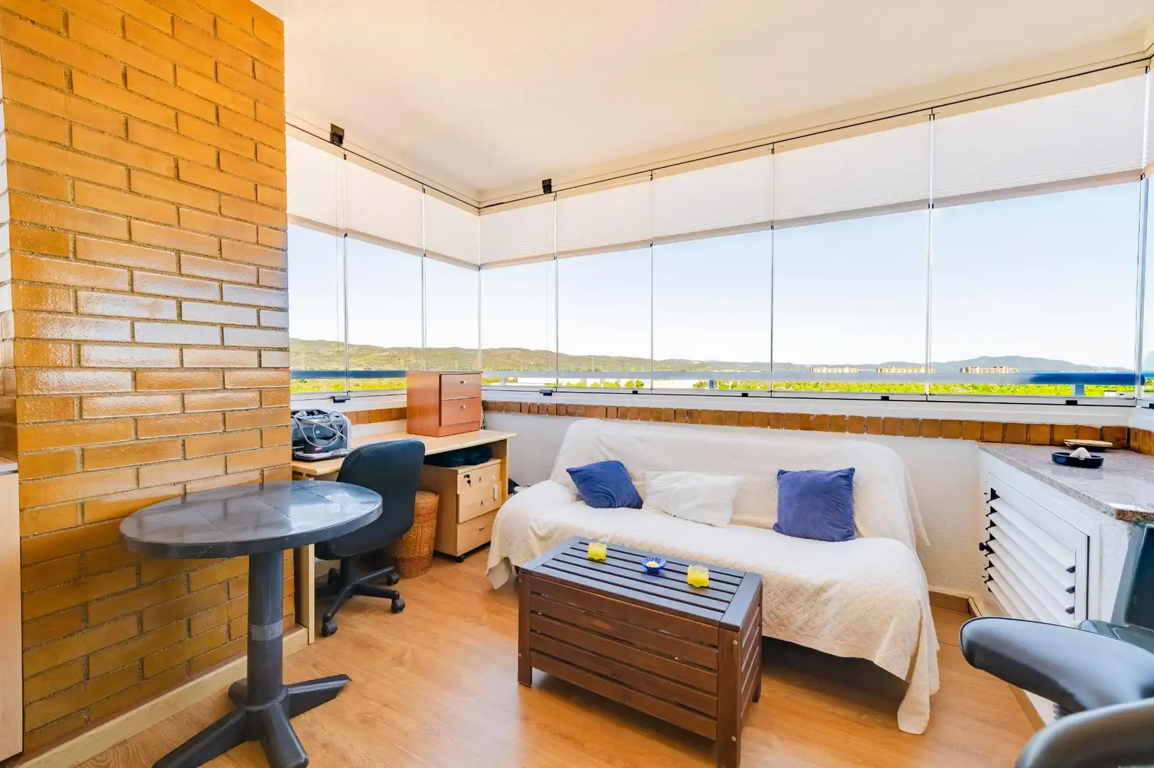 Mini appartamento con terrazza in vendita a Avenida de la Central, imagen 3