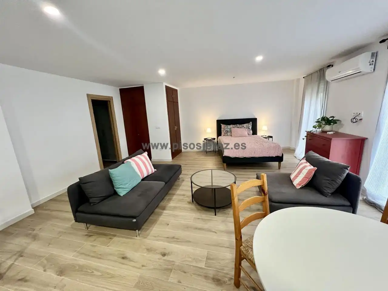 Study for rent in Calle Santo Domingo, Divina Pastora - La Yeguada