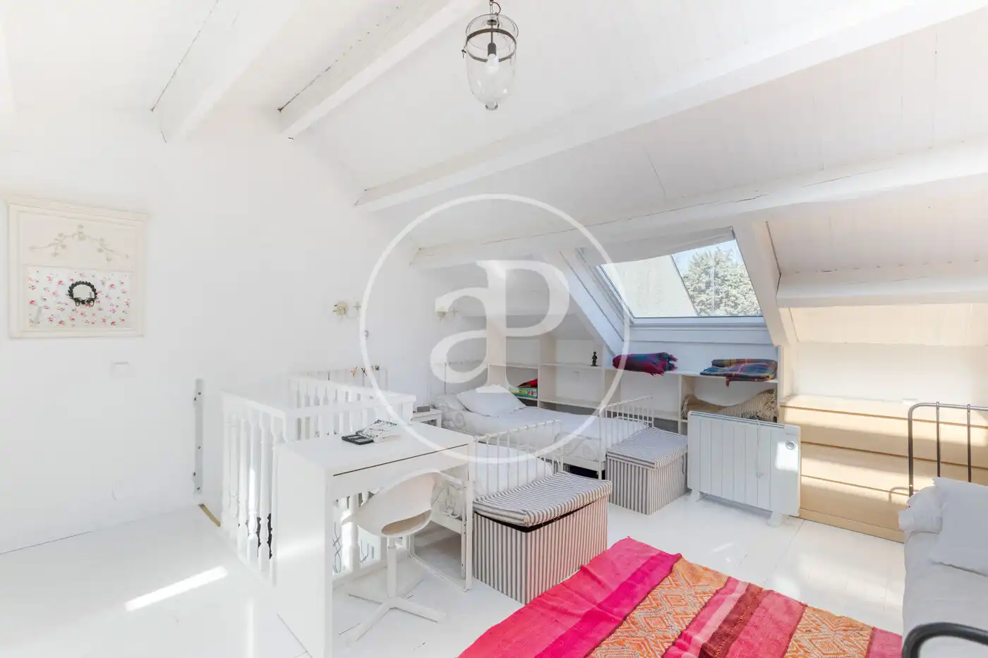 Habitación de Casa adosada en venta en La Moraleja con Aire acondicionado, Calefacción y Jardín privado