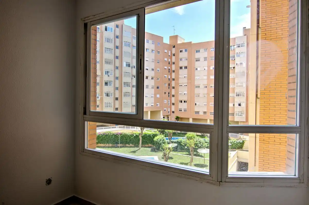 Habitación de Piso en venta en Alicante / Alacant con Calefacción y Piscina