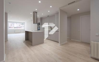Cuina de Apartament en venda en  Barcelona Capital amb Calefacció i Alarma