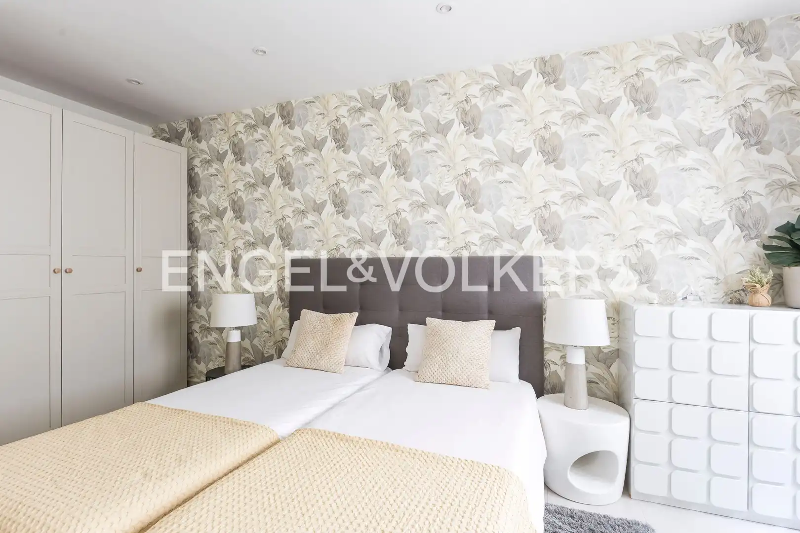 Schlafzimmer von Wohnung zur Miete in Madrid mit Klimaanlage, Heizung und Möbliert