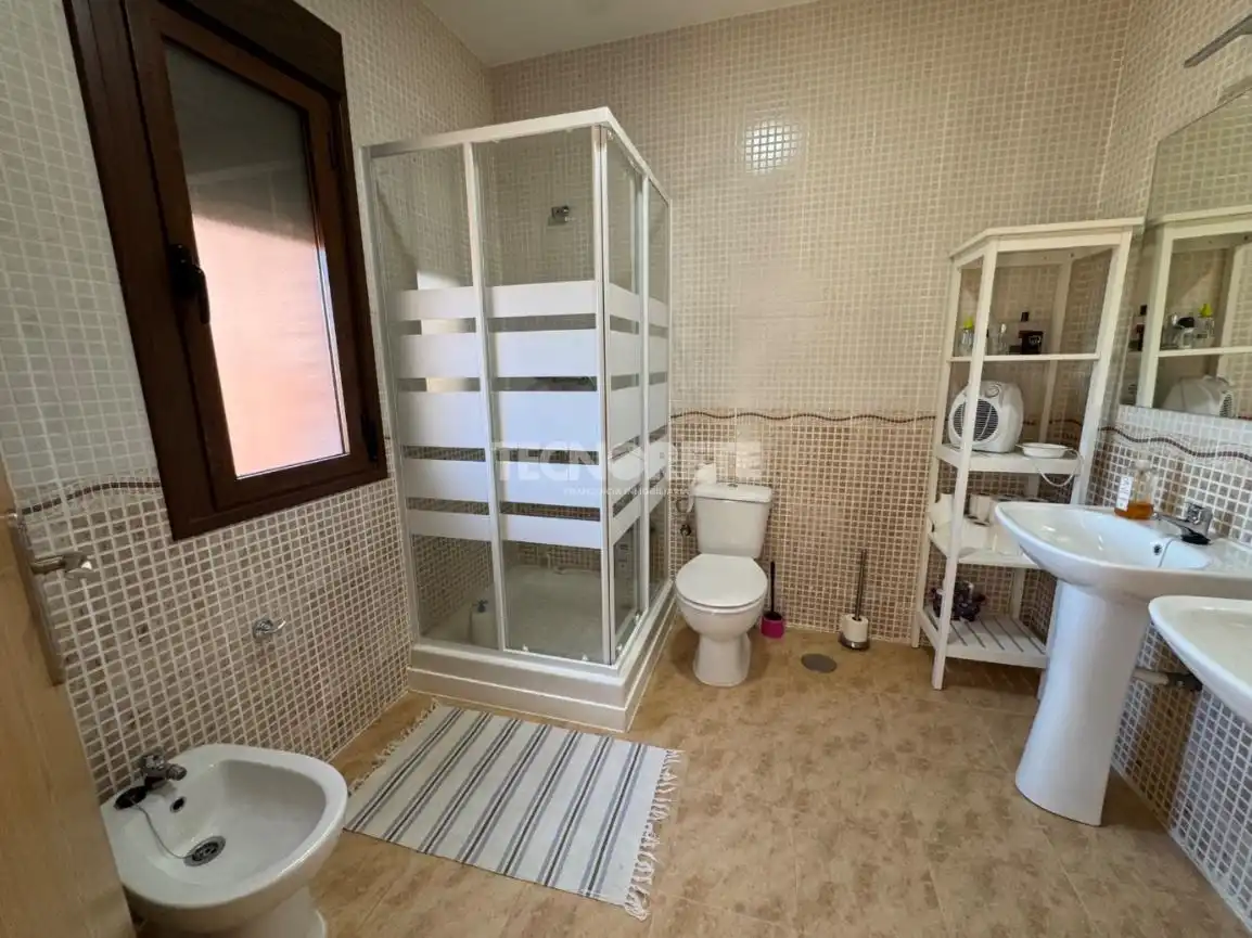 Baño de Casa o chalet en venta en Cebolla con Aire acondicionado, Calefacción y Jardín privado
