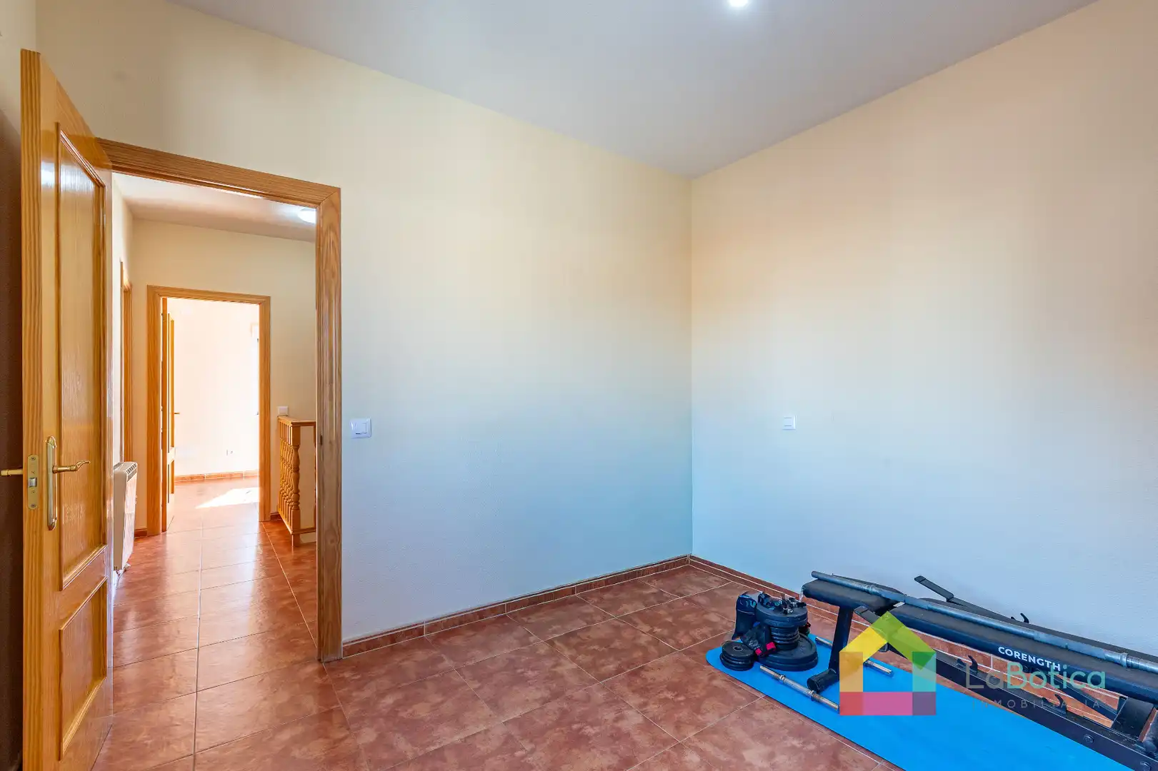 Casa adosada en venta en Carmena con Calefacción