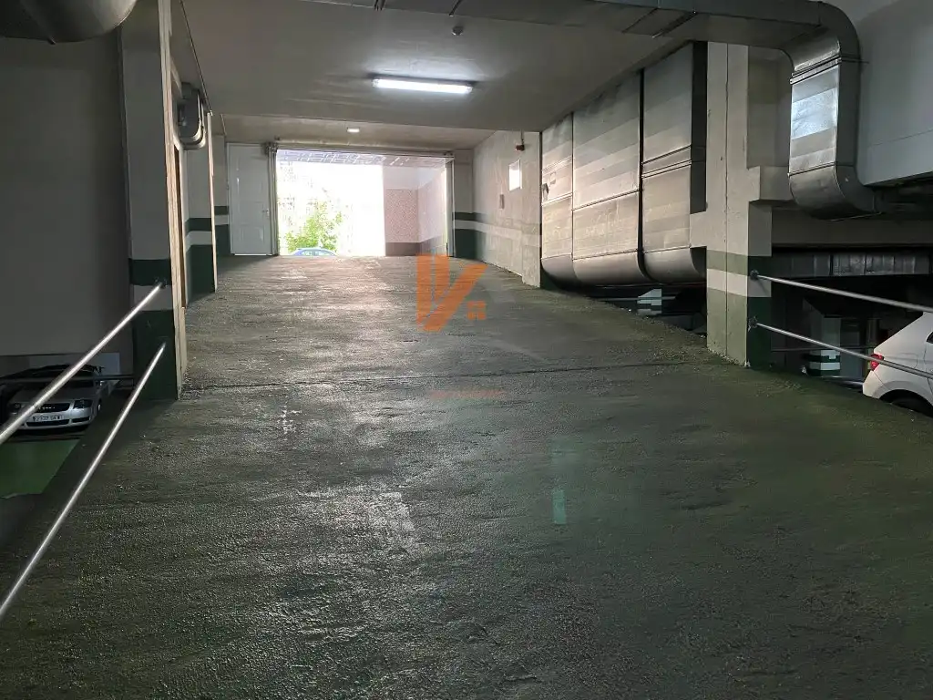 Parking de Garaje de alquiler en Santiago de Compostela 