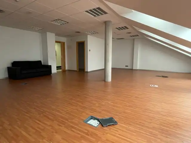 Büro zur Miete in Calle Río Danubio, 1, Alisal - San Román