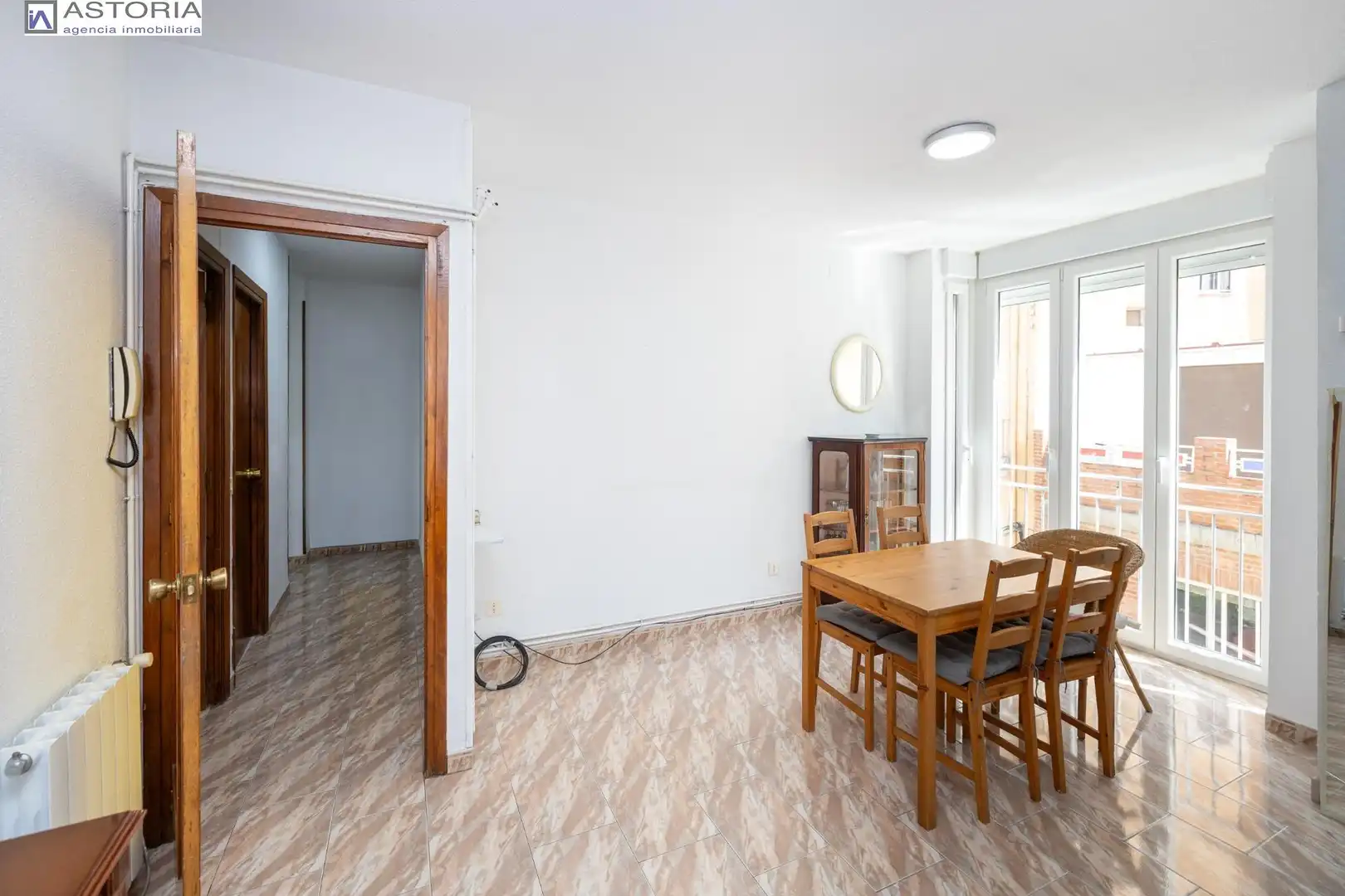 Piso con ascensor en venta en Calle Santa Paula, imagen 3