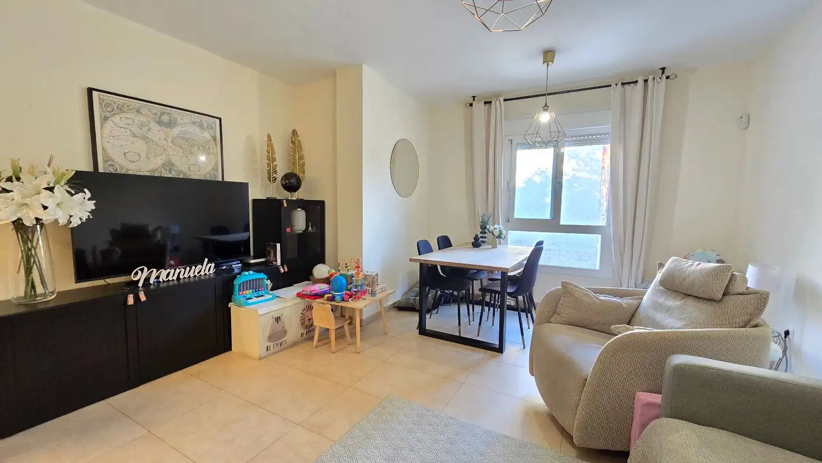 Living room of Flat for sale in El Pinillo 