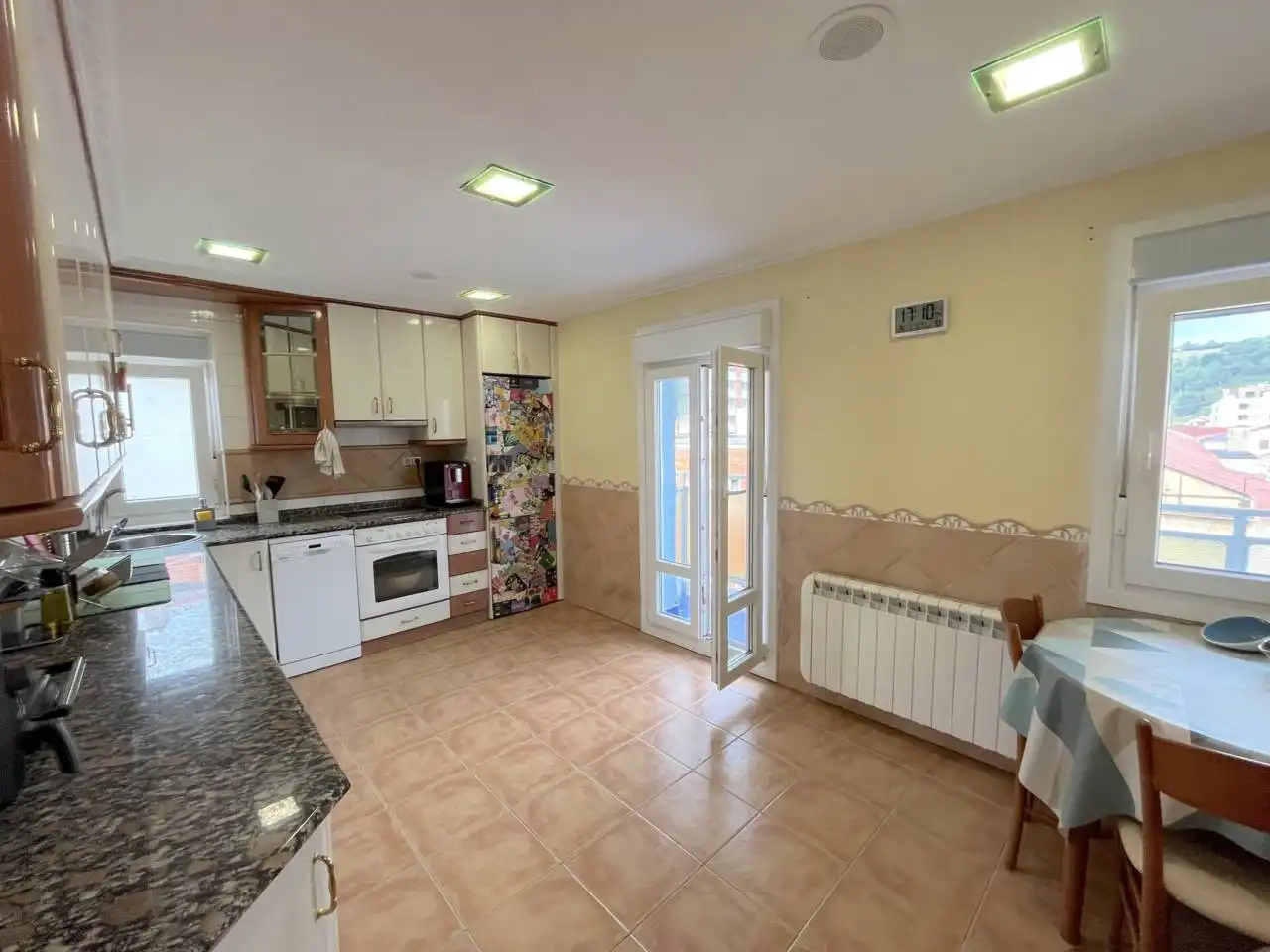 Cocina de Piso en venta en Erandio con Calefacción, Parquet y Terraza