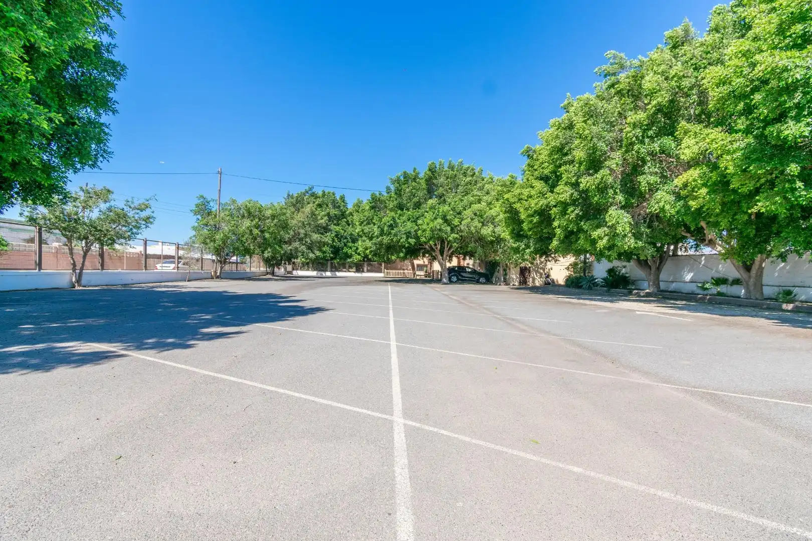 Parkplatz von Geschaftsraum zum Verkauf in Almería mit Klimaanlage