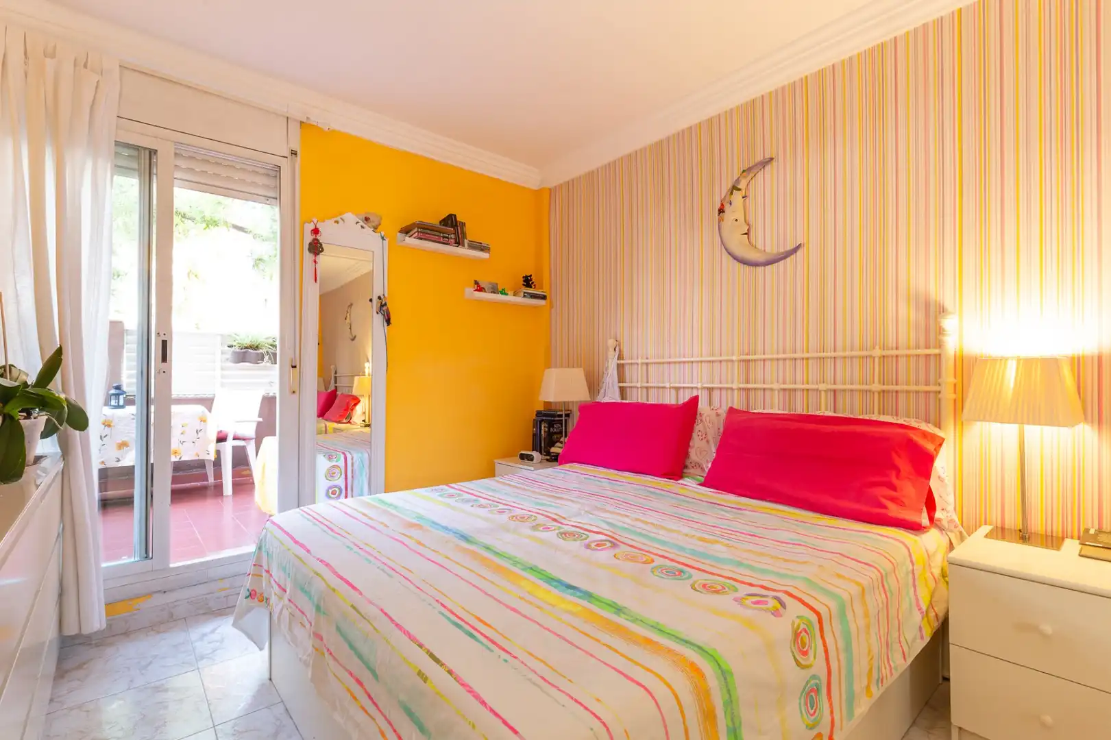Schlafzimmer von Erdgeschoss zum Verkauf in Rubí mit Klimaanlage, Heizung und Terrasse