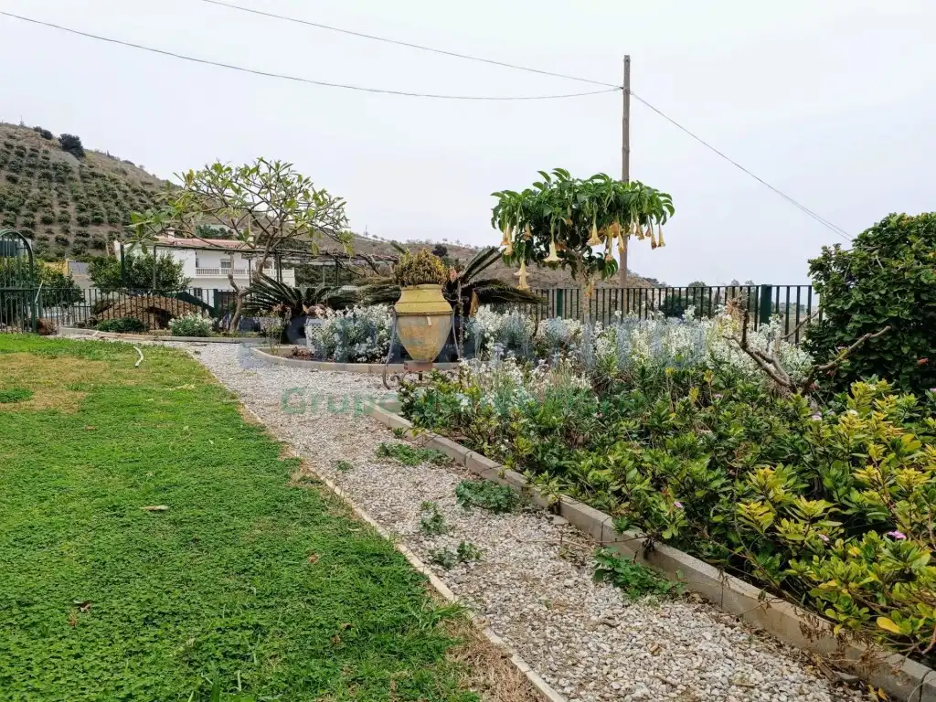 Finca rústica en venda en Vélez-Málaga amb Aire condicionat, Jardí privat i Traster