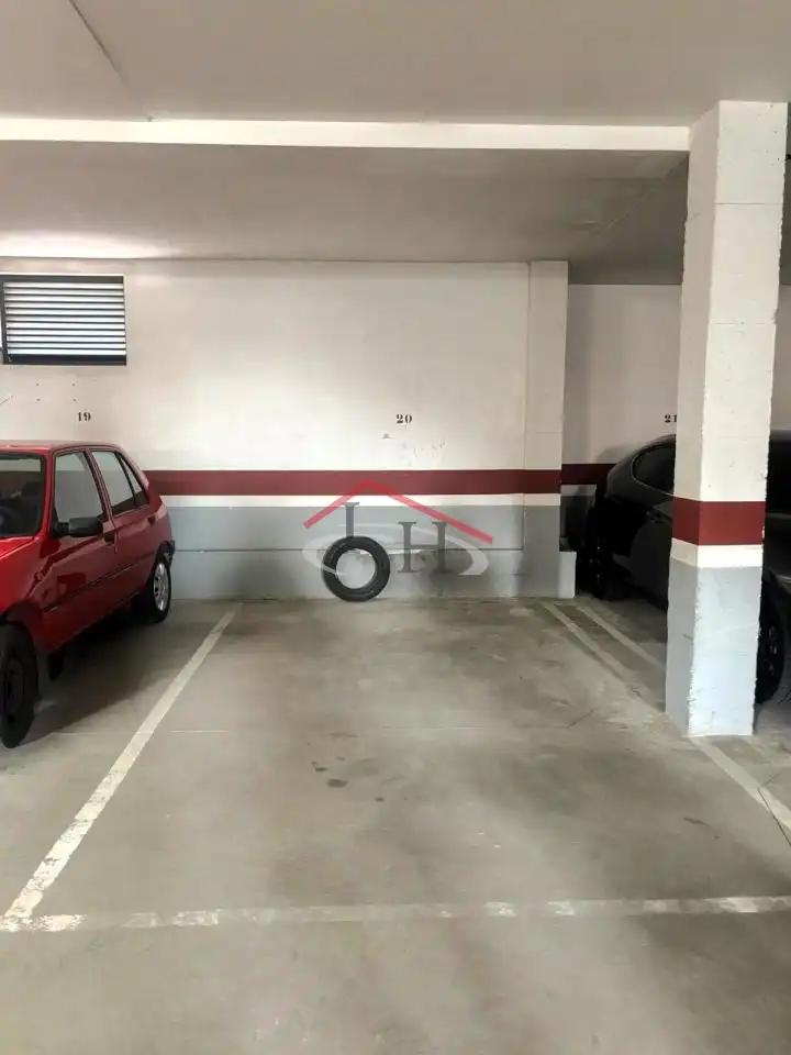 Parking de Apartamento en venta en San Andrés del Rabanedo con Calefacción, Parquet y Terraza