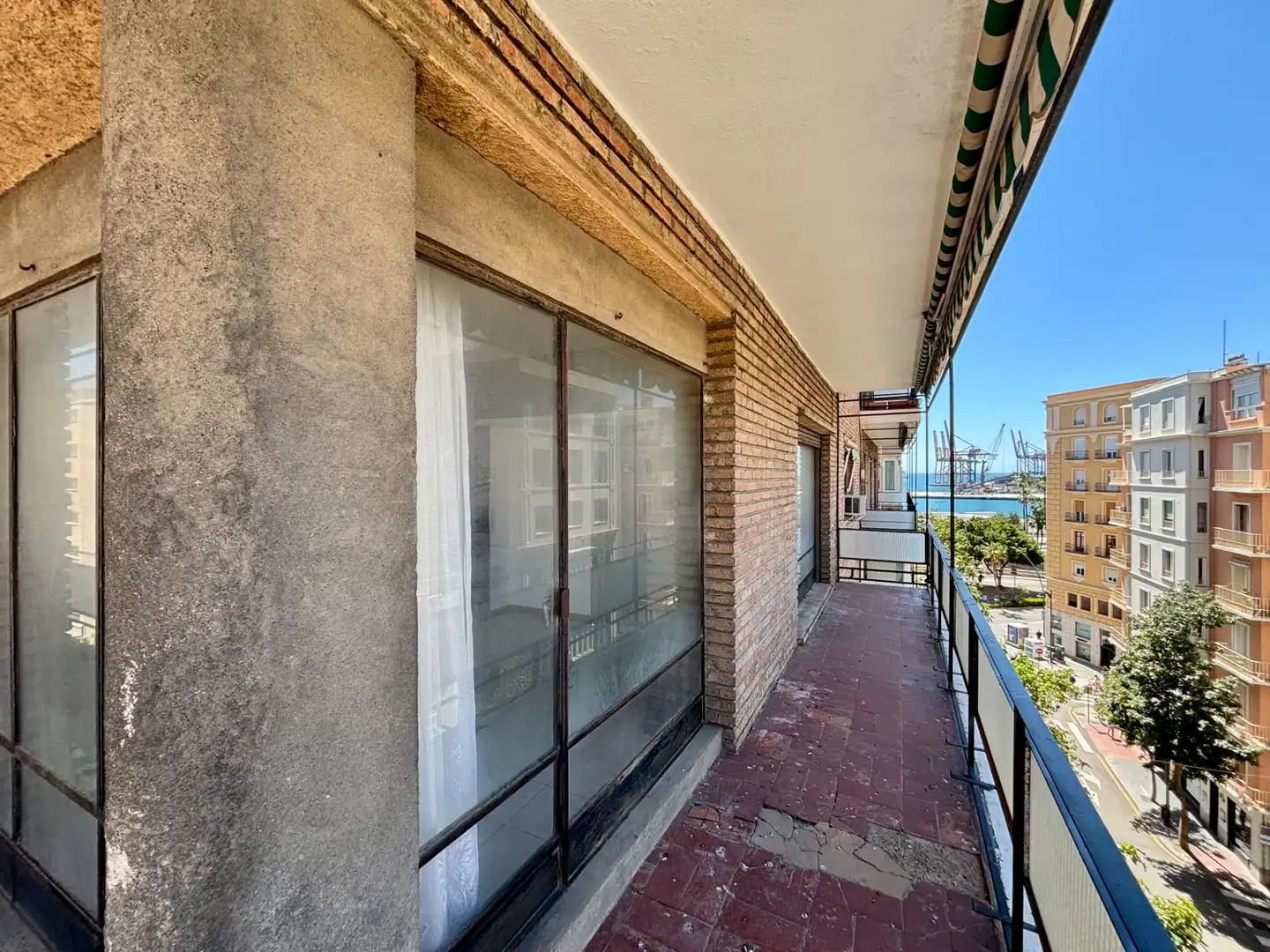 Vista exterior de Piso en venta en Málaga con Terraza y Balcón