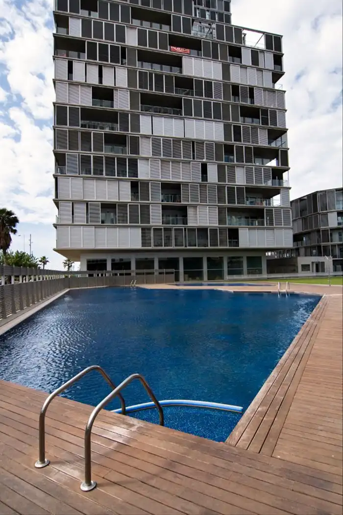 Schwimmbecken von Wohnungen zur Miete in Barcelona mit Klimaanlage, Heizung und Parkett