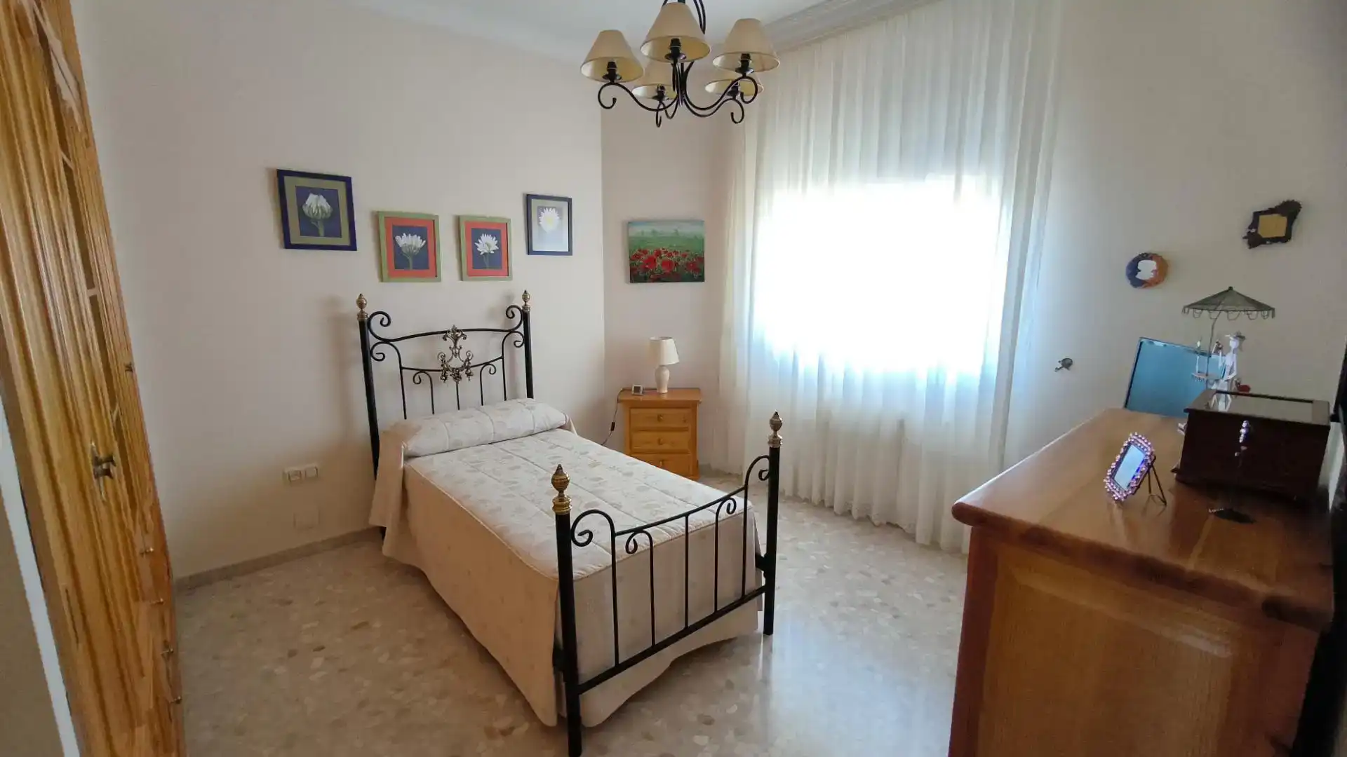 Dormitori de Casa o xalet en venda en Valencina de la Concepción amb Piscina