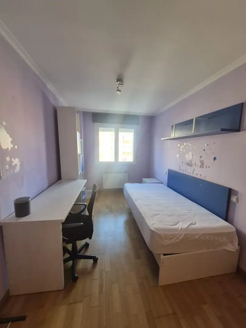 Habitación de Piso de alquiler en Ávila con Calefacción y Amueblado