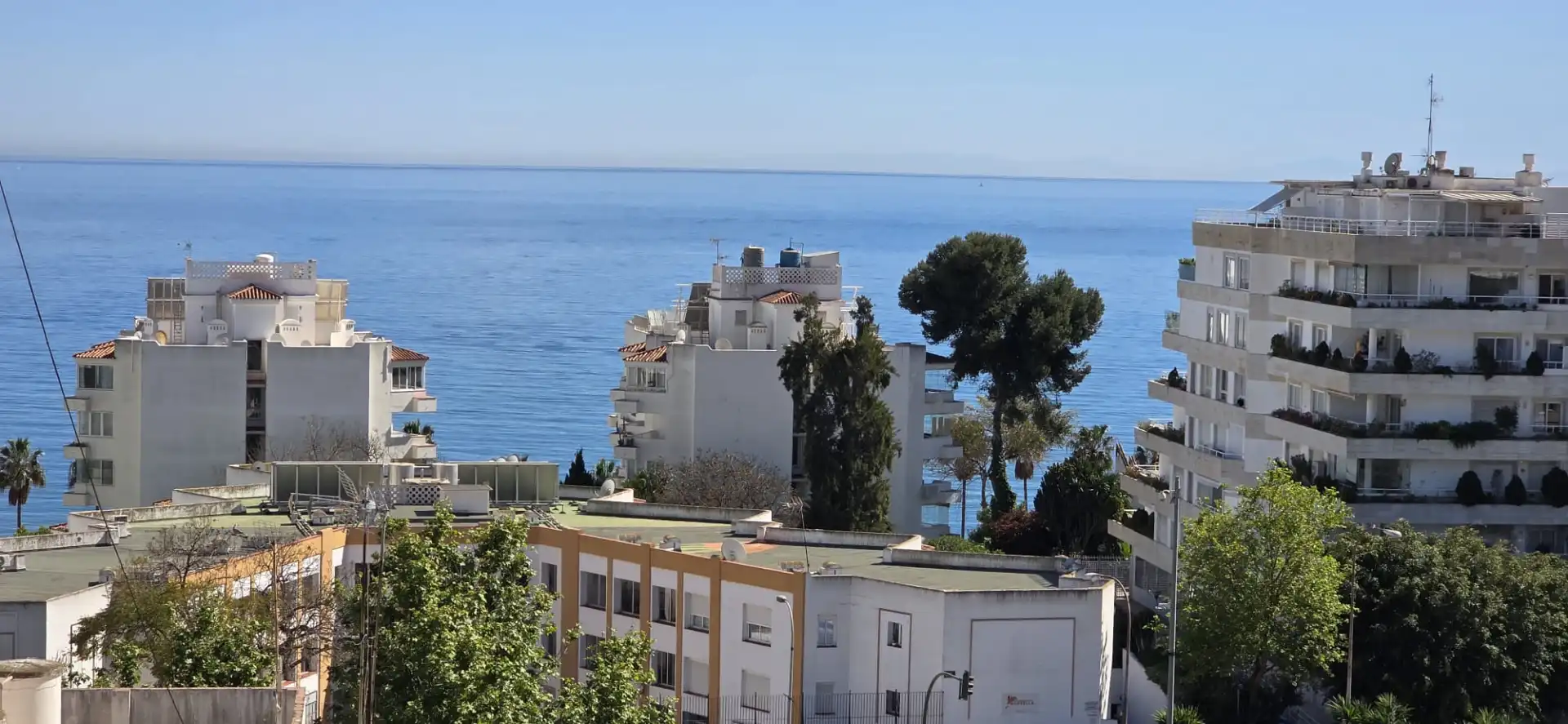 Vista exterior de Piso en venta en Marbella con Terraza, Horno y Lavadora