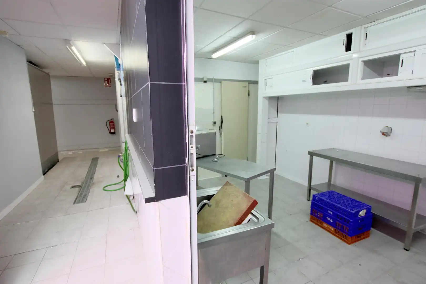 Cuina de Local en venda en Puebla de la Calzada amb Aire condicionat
