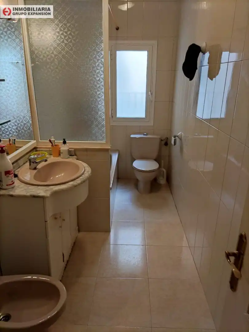 Bany de Pis en venda en Orihuela amb Terrassa, Moblat i Balcó