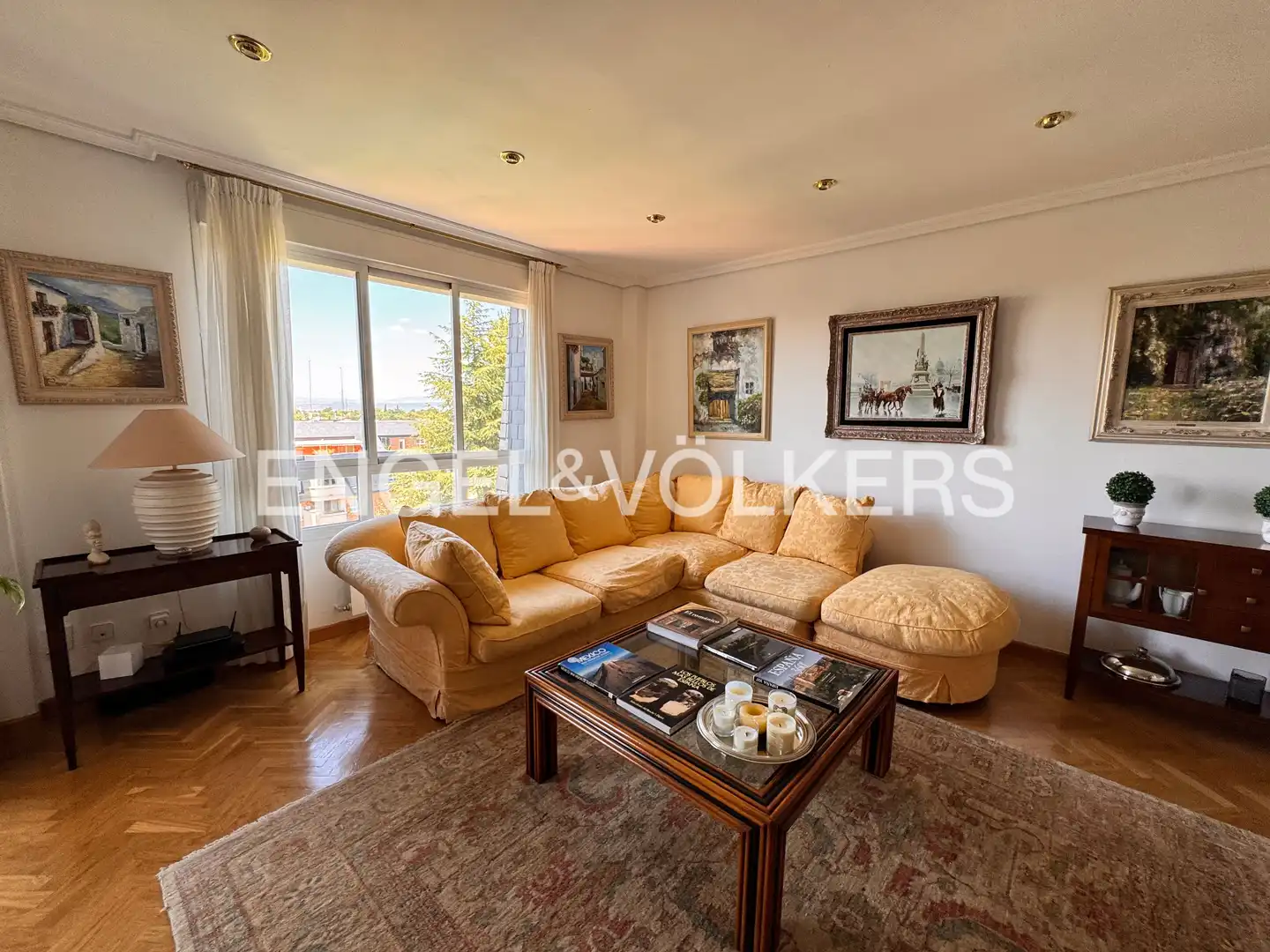 Sala de estar de Ático de alquiler en Majadahonda con Aire acondicionado, Calefacción y Jardín privado
