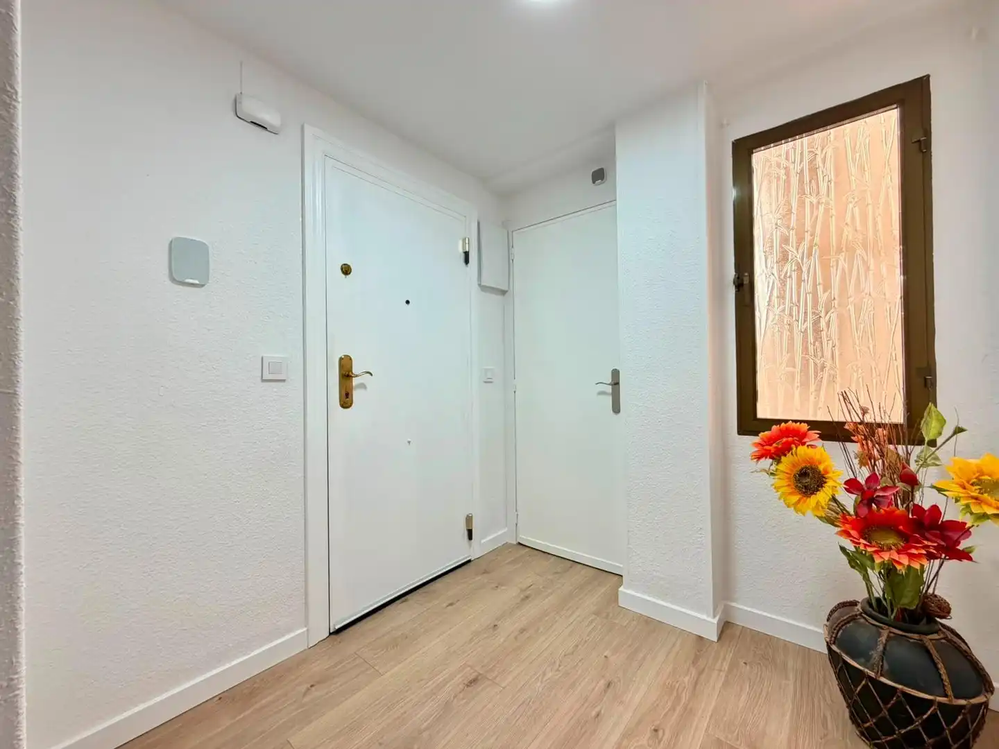 Flat for rent in Valencia  with Air Conditioner, Heating and Balcony