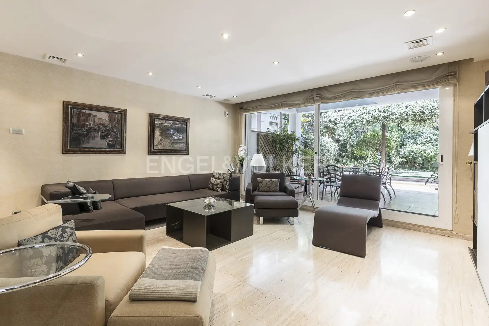Sala de estar de Casa o chalet en venta en Barcelona con Aire acondicionado, Calefacción y Jardín privado