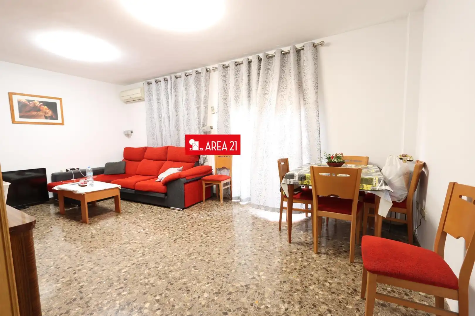 Sala de estar de Piso en venta en La Pobla de Vallbona con Aire acondicionado, Calefacción y Trastero