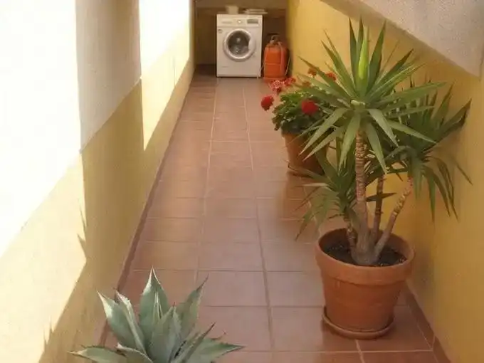 Terrassa de Pis de lloguer en Fuengirola amb Aire condicionat, Piscina i Balcó