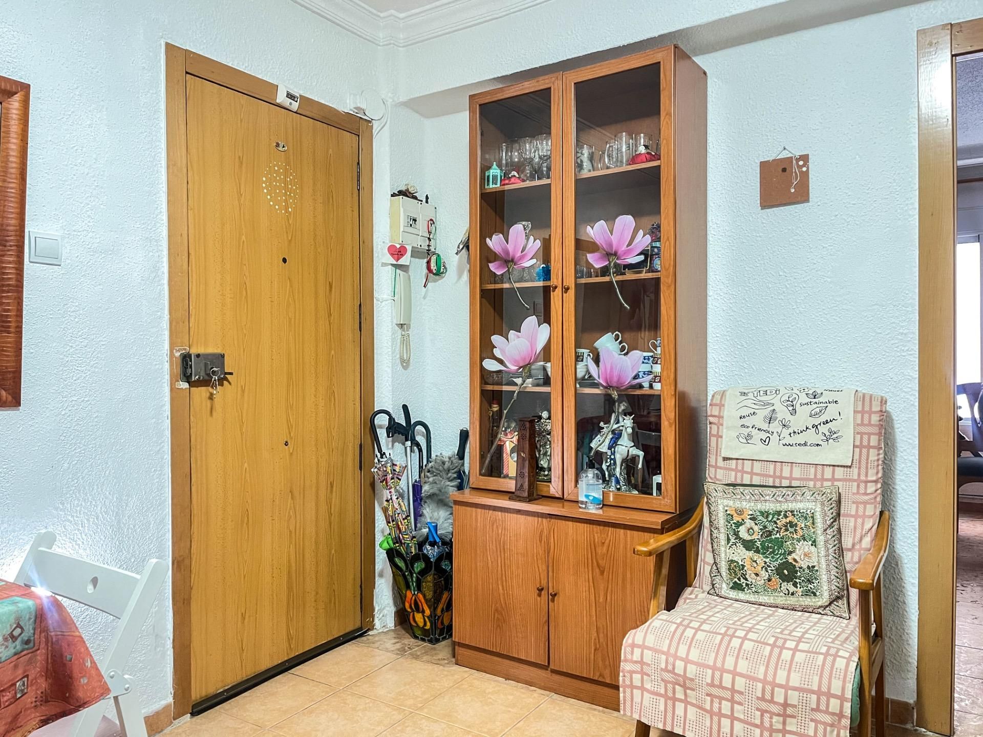 Flat for sale in  Valencia Capital  with Terrace and Balcony