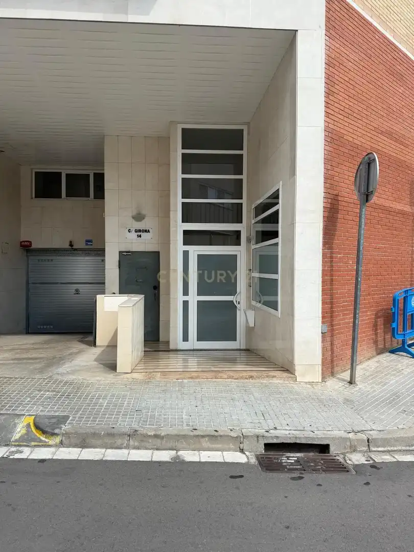 Piso con ascensor en venta en Carrer de Girona, Rubí, Spain 14