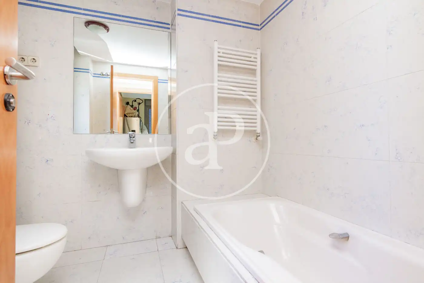 Bathroom of Attic for sale in Madrid  with Air Conditioner, Heating and Private garden