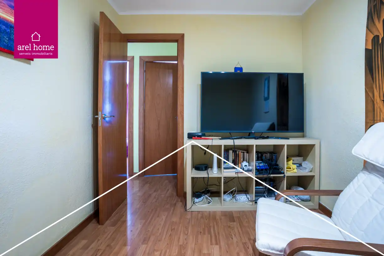 Bedroom of Flat for sale in L'Hospitalet de Llobregat  with Parquet flooring and Balcony