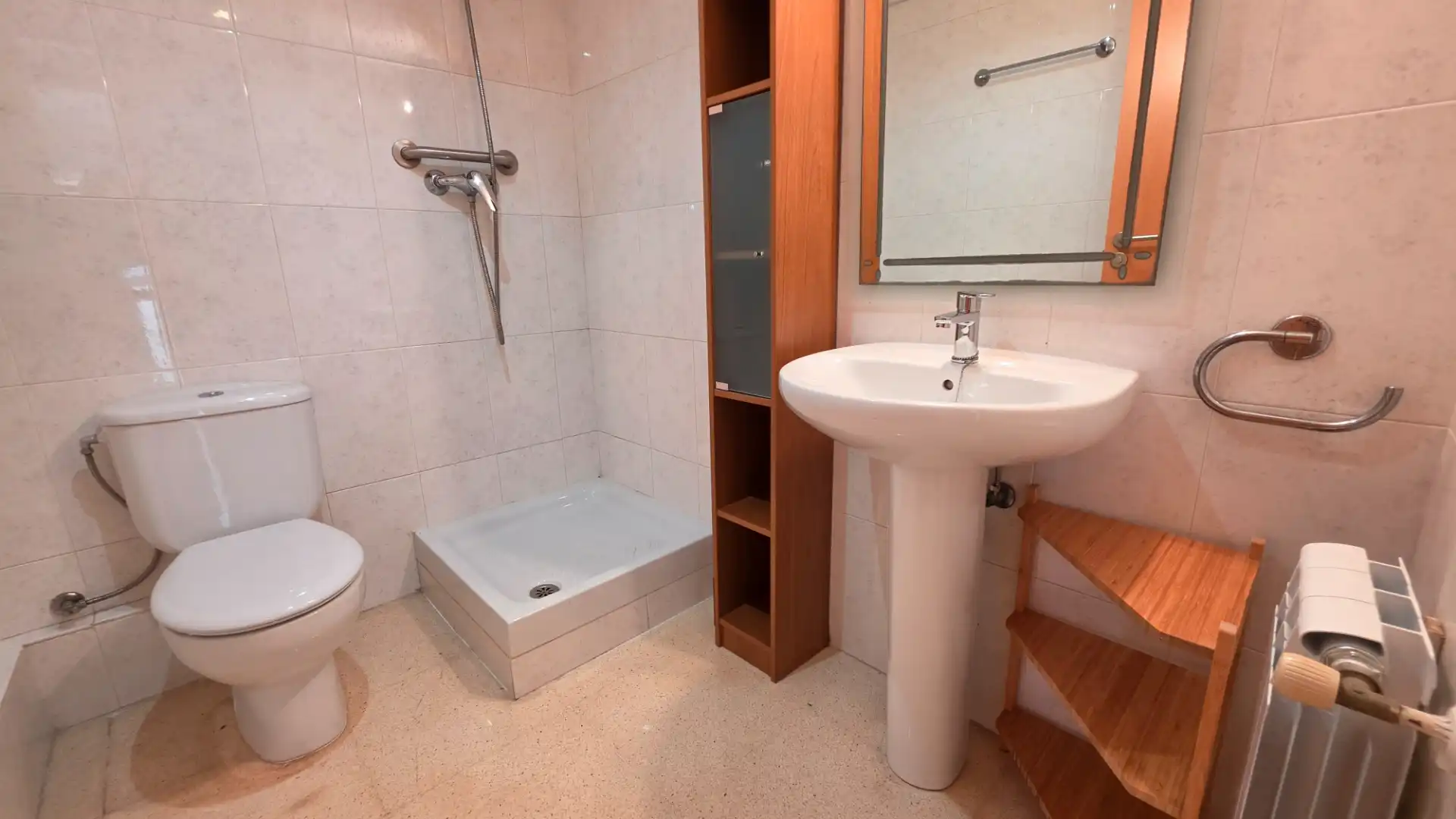 Baño de Piso en venta en Tarragona con Aire acondicionado, Calefacción y Terraza