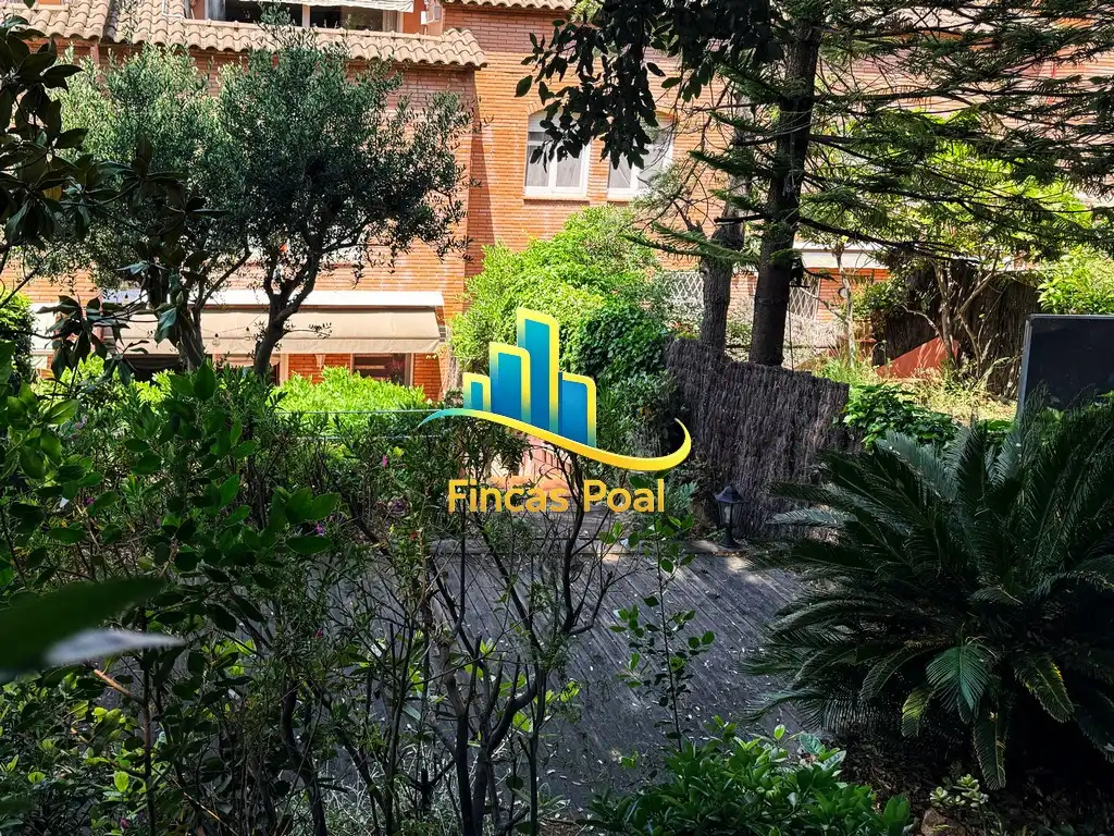 Piscina de Casa adosada en venta en Sant Just Desvern con Calefacción, Jardín privado y Piscina comunitaria