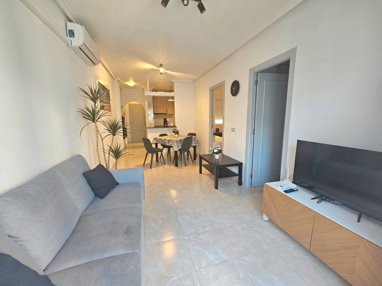 Living room of Apartment for sale in Torrevieja  with Air Conditioner, Furnished and Washing machine