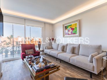 Ático con balcón en venta en L'Eixample