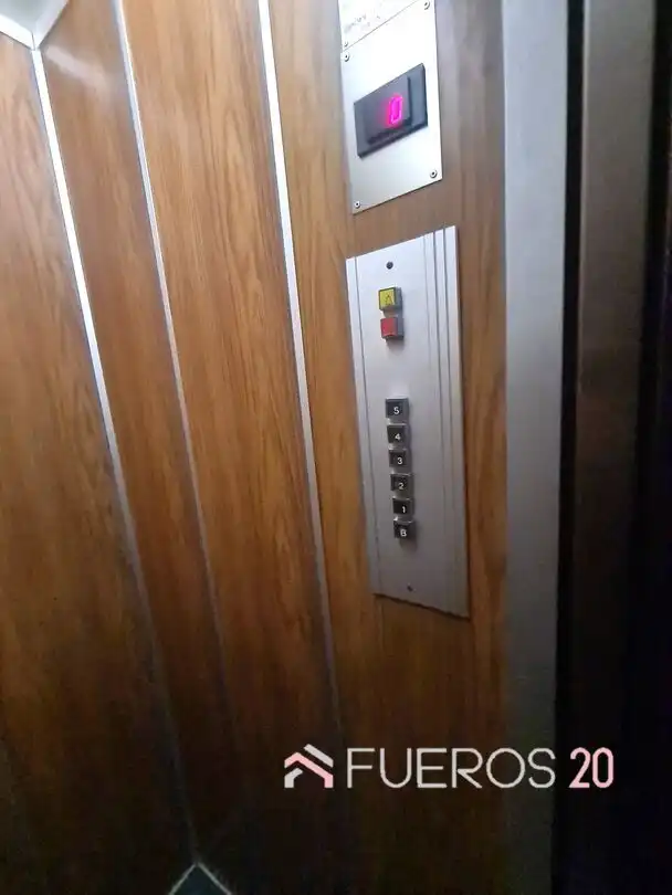 Piso en venta en Barakaldo  con Calefacción, Terraza y Trastero
