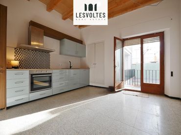 Casa con balcón en alquiler en calle de la Caritat