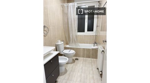 Photo 3 of Room in Goya, Madrid Capital