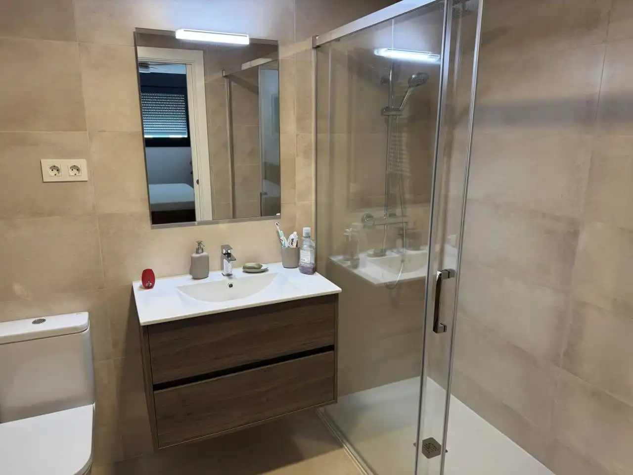 Bathroom of Flat for rent in Cubelles  with Air Conditioner, Heating and Parquet flooring